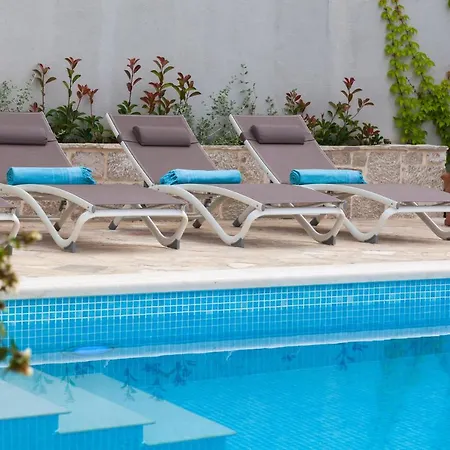 Kate * ポドゥゴラ